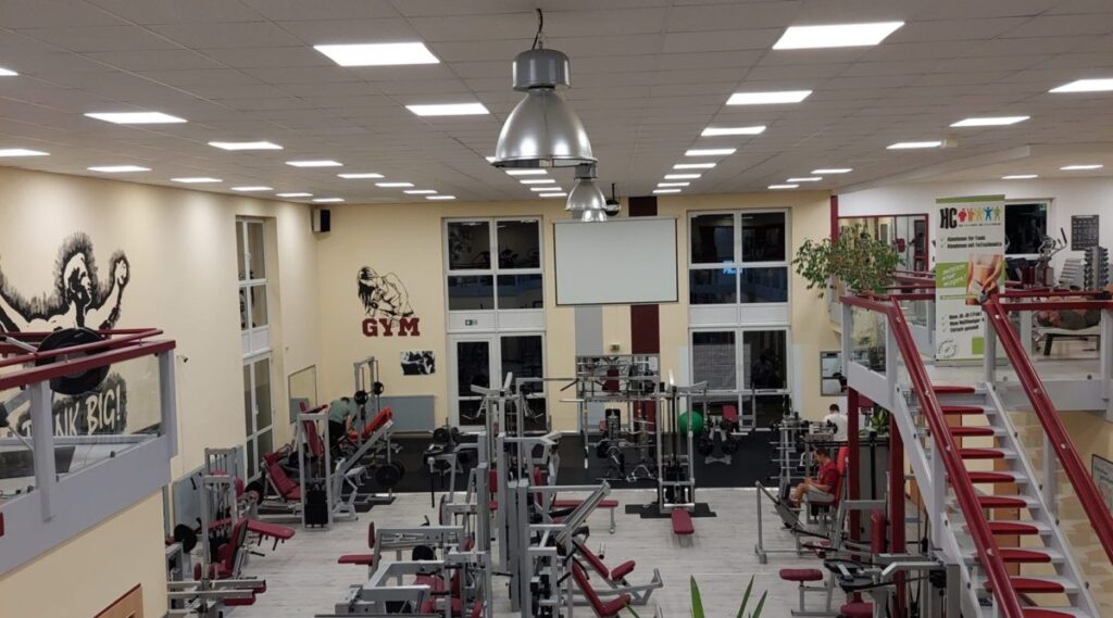 Sportpark Brakel, Trainingsfläche mit Geräten und Cardiobereich